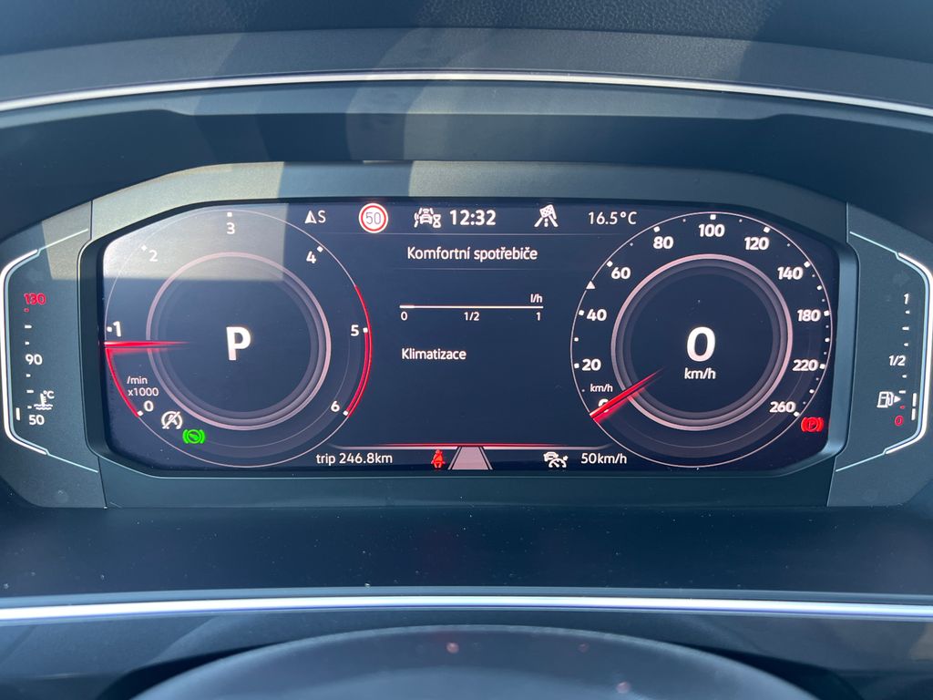 volkswagen-tiguan-2-0-tdi-110kw-4x4-zaruka-servis - 9