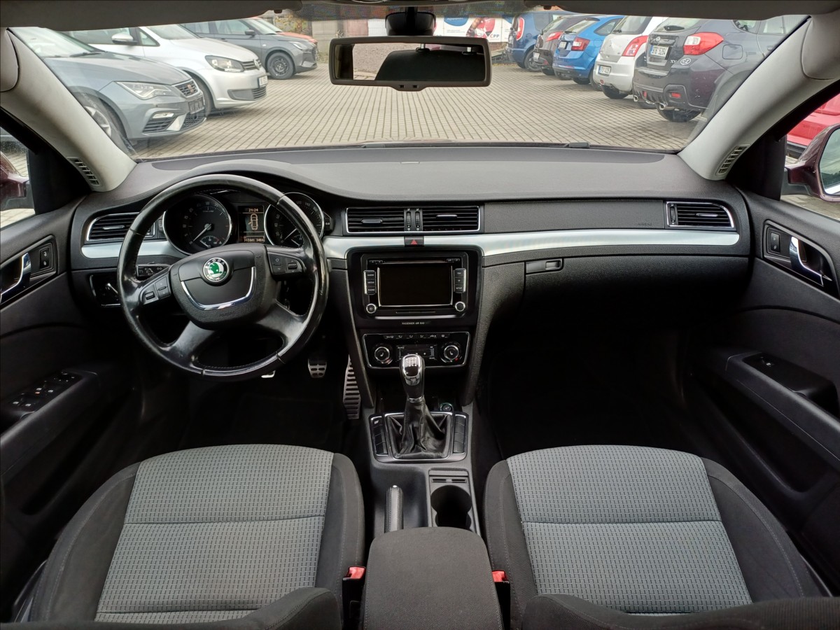 skoda-superb-2-0-tdi-103-kw-ambition - 9