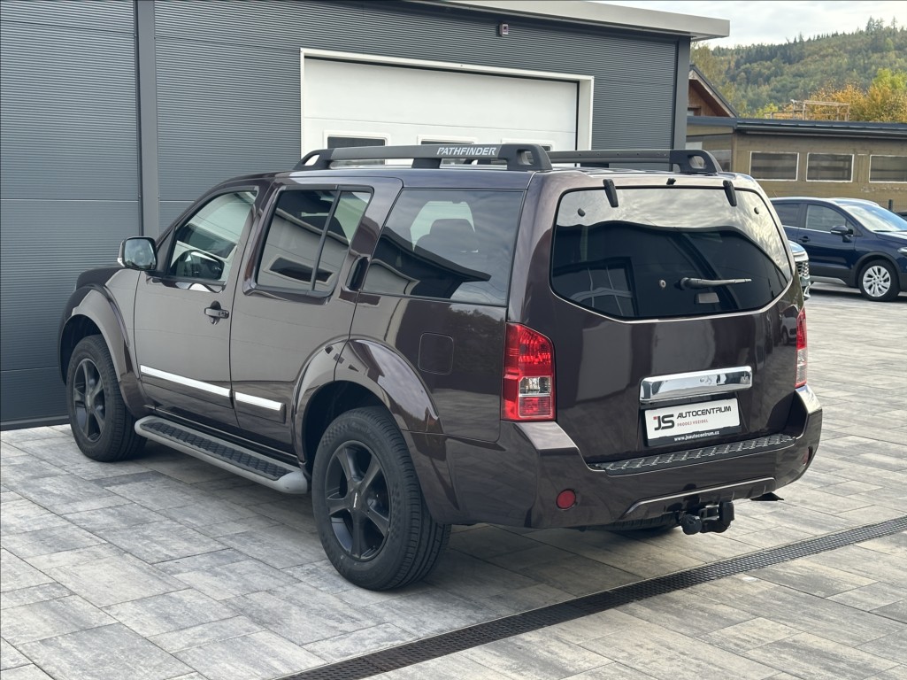 nissan-pathfinder-3-0-dci-231ps-le-executive-4x4-a-t - 9