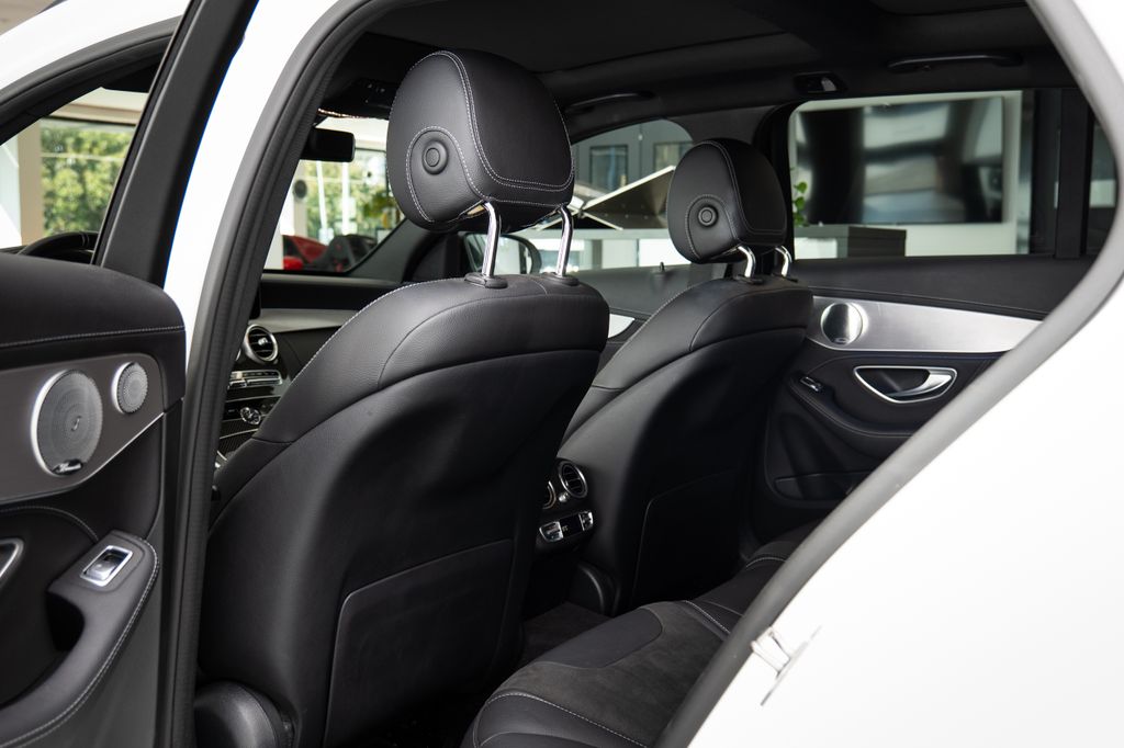 mercedes-benz-tridy-c-burmester-pano - 7