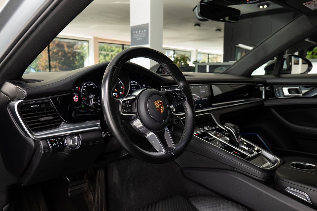 porsche-panamera - 4