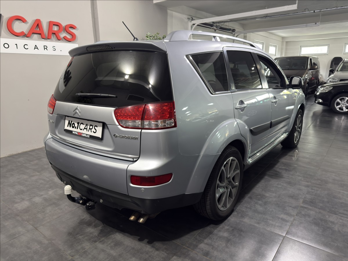 citroen-c-crosser-2-2-hdi-awd-exclusive-xenon - 4