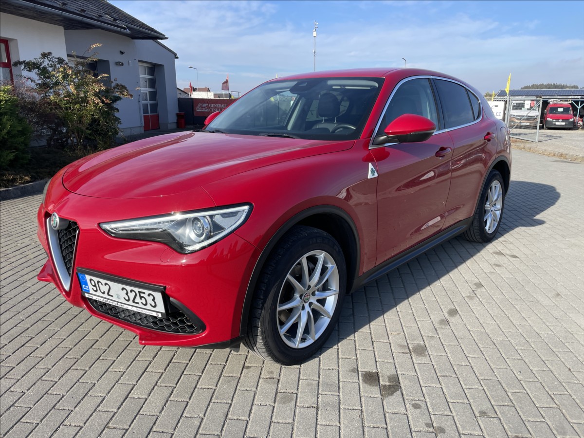 Alfa Romeo Stelvio 2,0 Turbo 280k Q4 AT8 4x4 Tažné