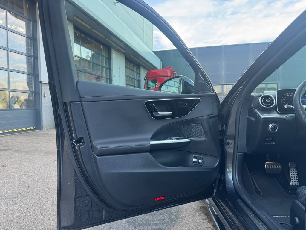 mercedes-benz-tridy-c-e-4-matic - 8