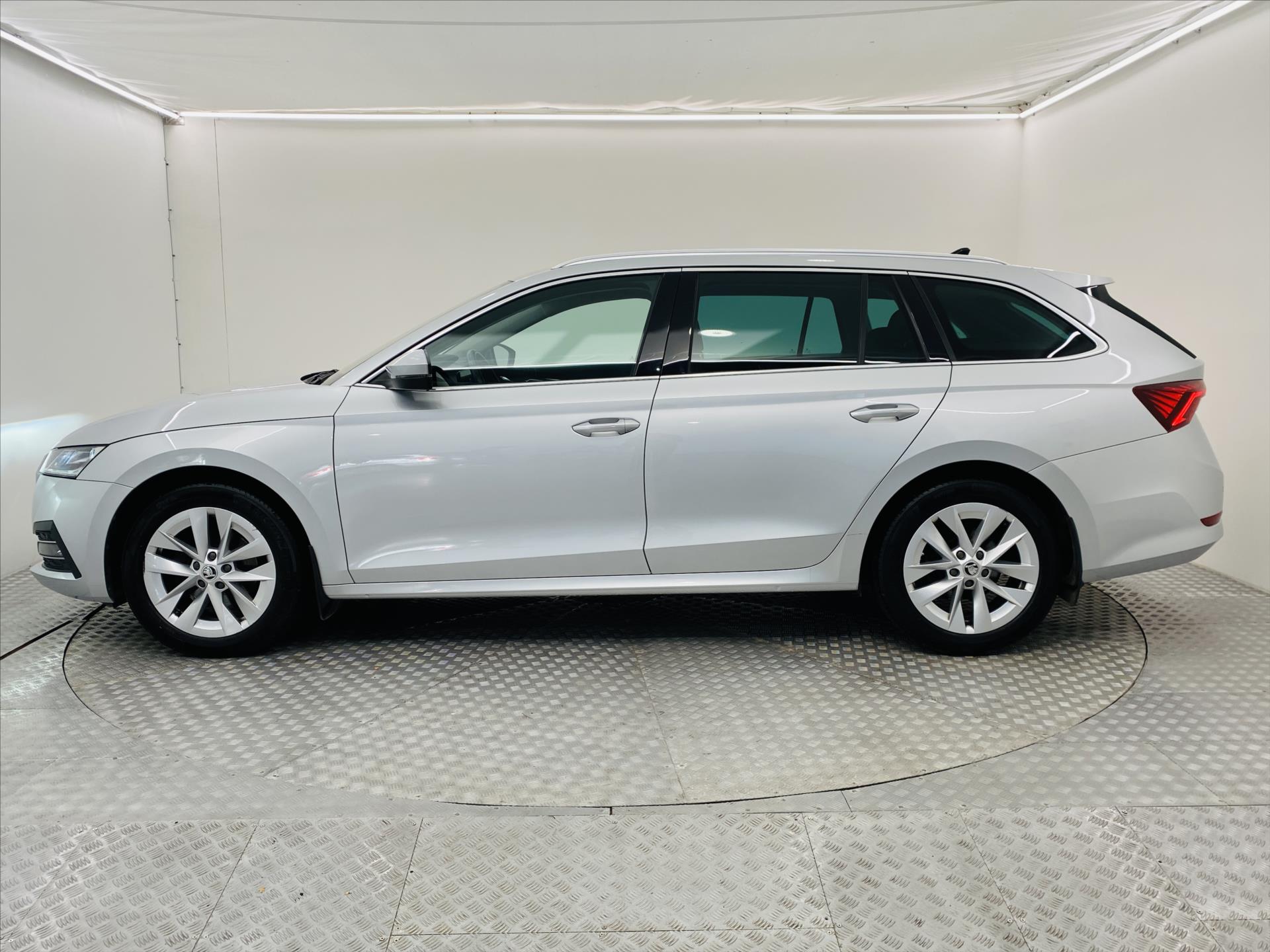 skoda-octavia-1-5-tsi-110kw-style-plus - 2