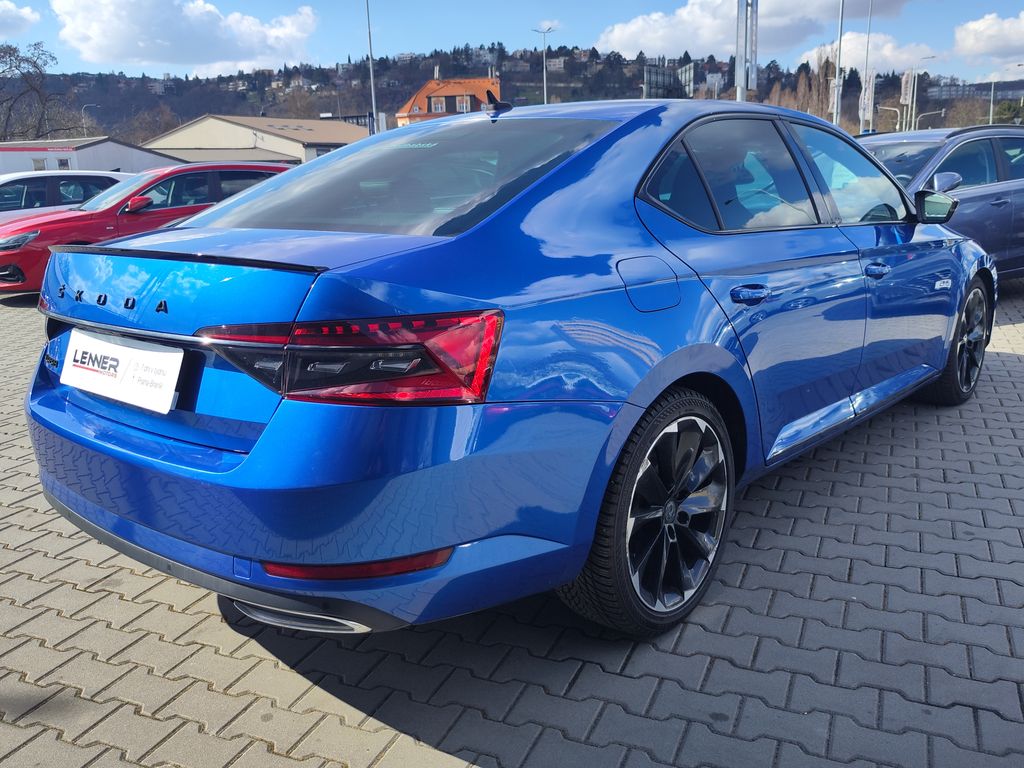skoda-superb-2-0-tdi-147kw-sportline-dsg - 4