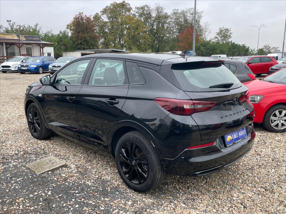 opel-grandland-1-2-hybrid - 3