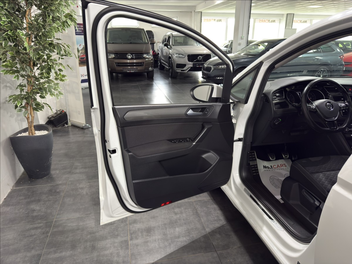 volkswagen-touran-1-6-tdi-join-acc-panorama - 5