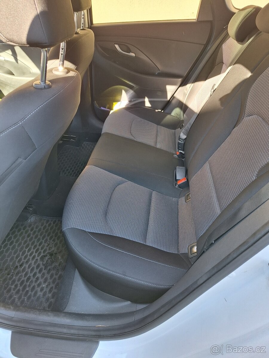 hyundai-i30-1-5-prodam - 2