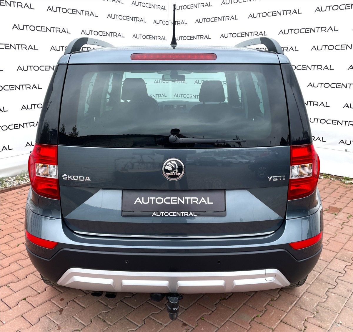 skoda-yeti-1-4-tsi-90kw-serv-hist-stk-10-28 - 4