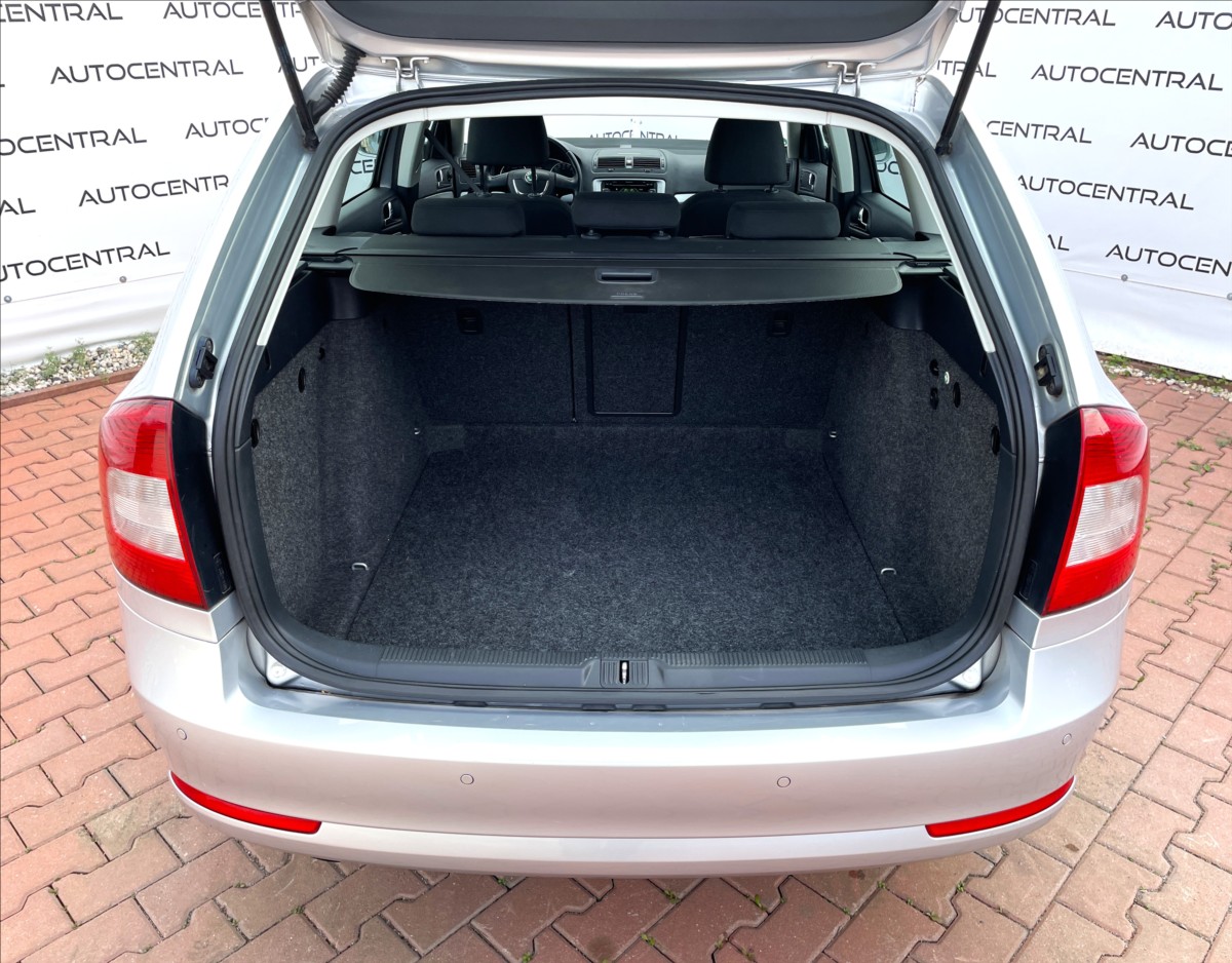 skoda-octavia-1-4-tsi-family-90kw-navi-servis - 9