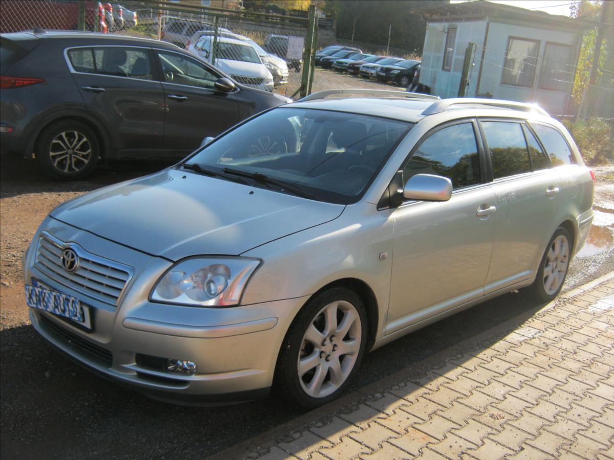 toyota-avensis-2-0-kombi - 1