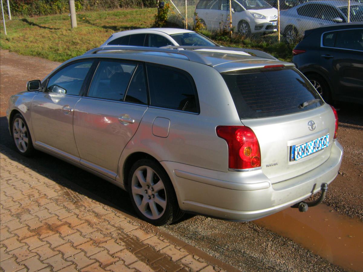toyota-avensis-2-0-kombi - 3