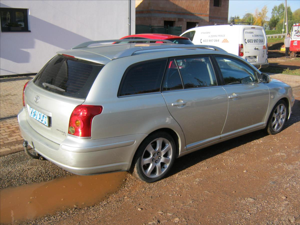 toyota-avensis-2-0-kombi - 5