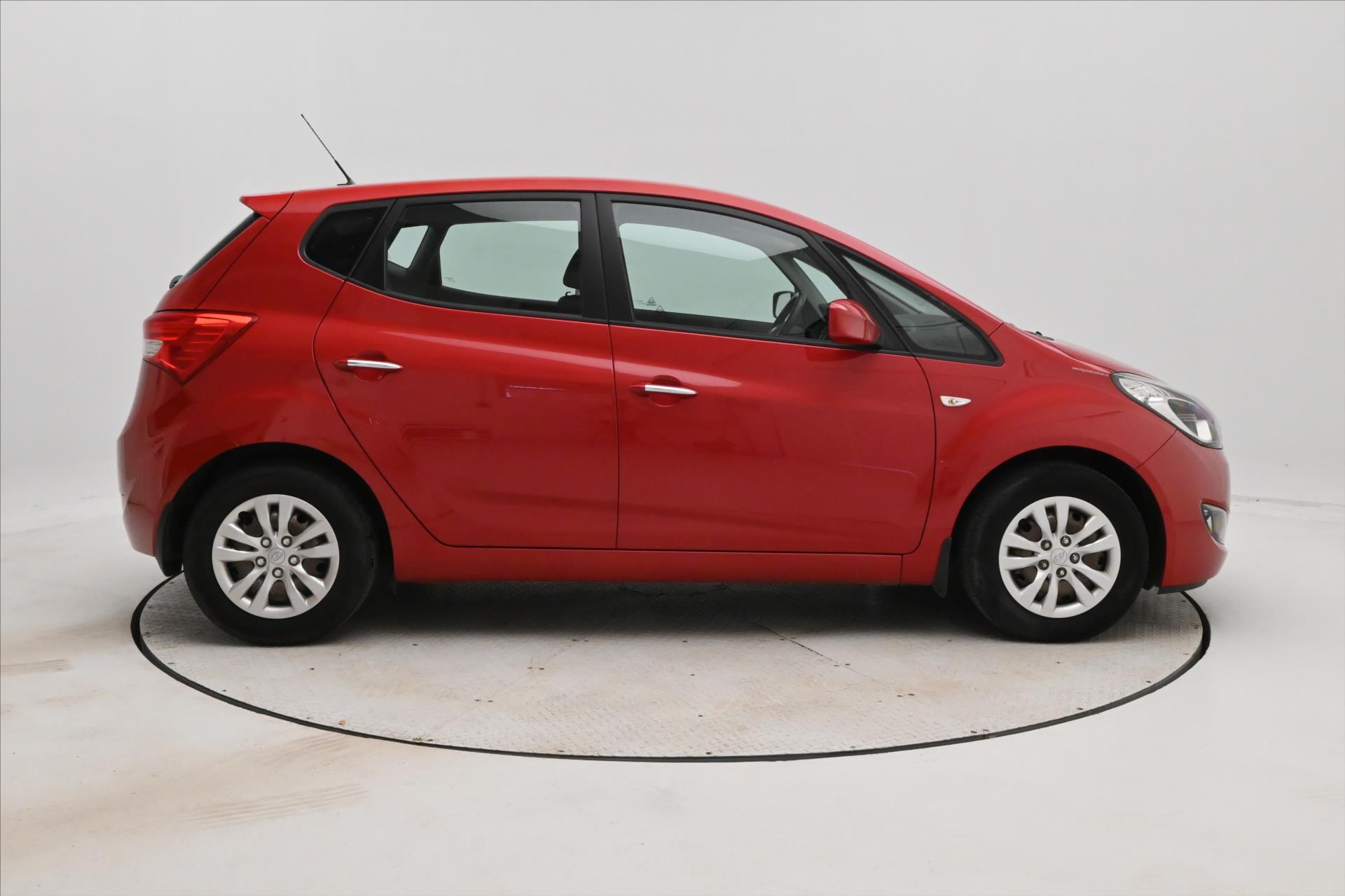 hyundai-ix20-1-4-66kw-cvvt-manual-zaruka-az-5-let - 3