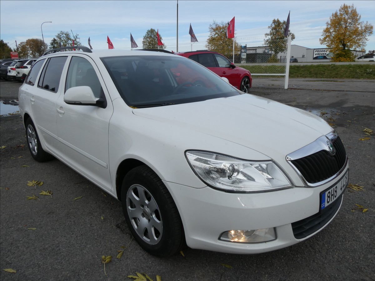 Škoda Octavia 1,6 TDi 77kW 2x kola, závěs