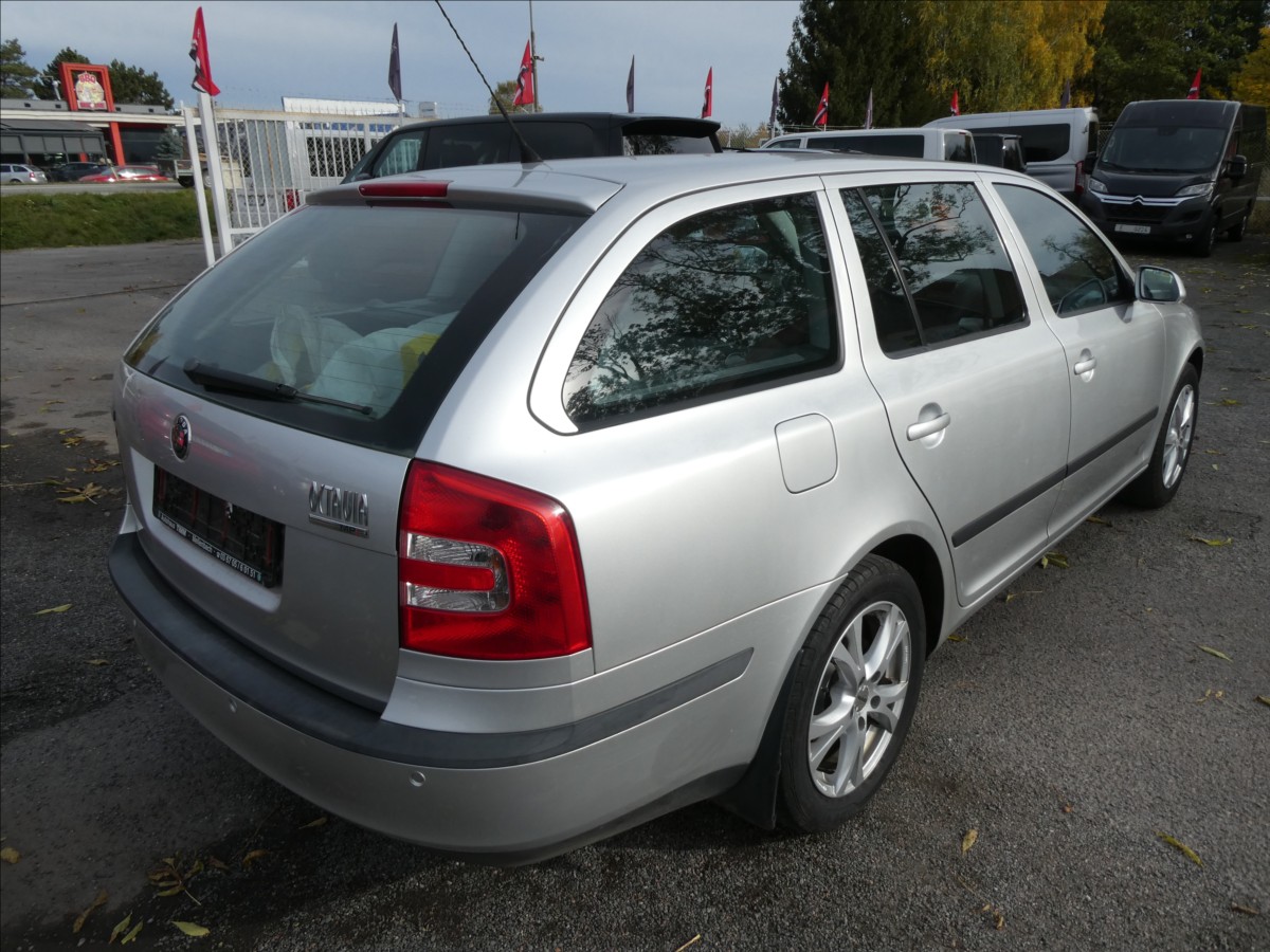 skoda-octavia-1-6-mpi-75kw-klima-zaves - 8