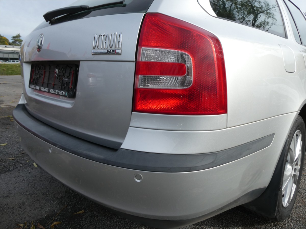 skoda-octavia-1-6-mpi-75kw-klima-zaves - 9