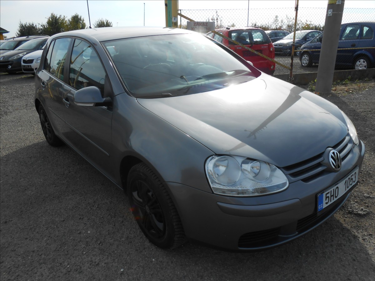 Volkswagen Golf 1,4 i 16V  CZ  Serviska