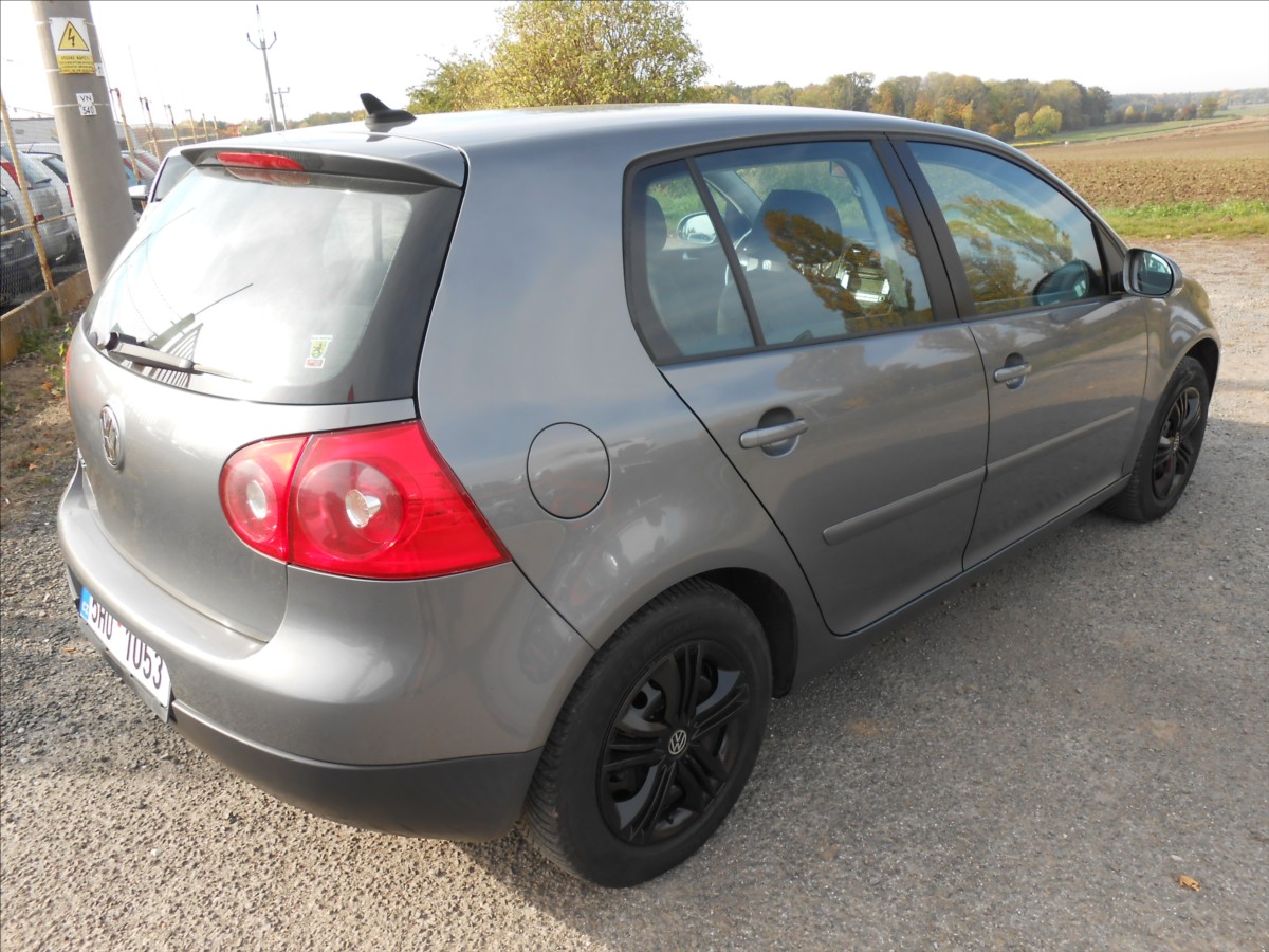 volkswagen-golf-1-4-i-16v-cz-serviska - 2