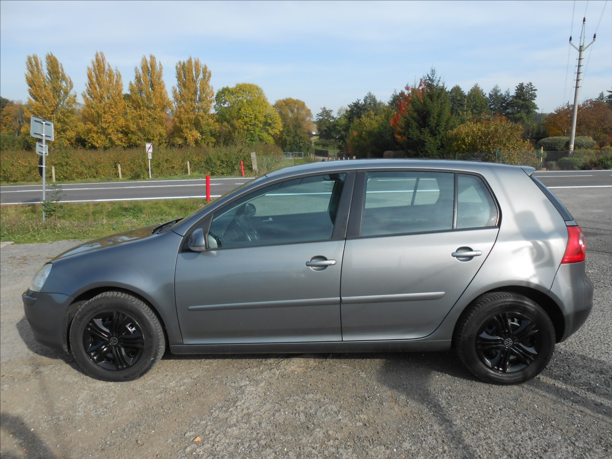 volkswagen-golf-1-4-i-16v-cz-serviska - 4