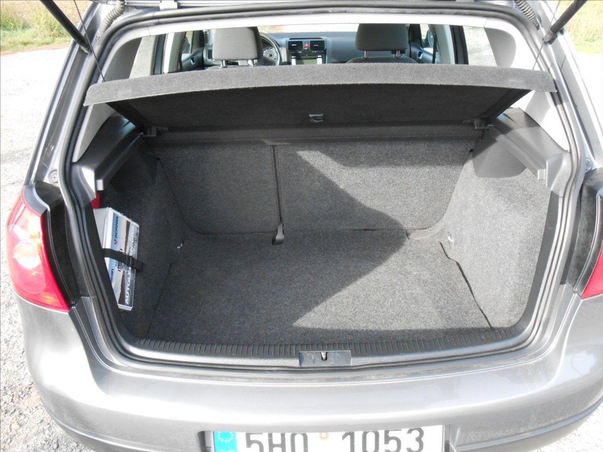 volkswagen-golf-1-4-i-16v-cz-serviska - 9