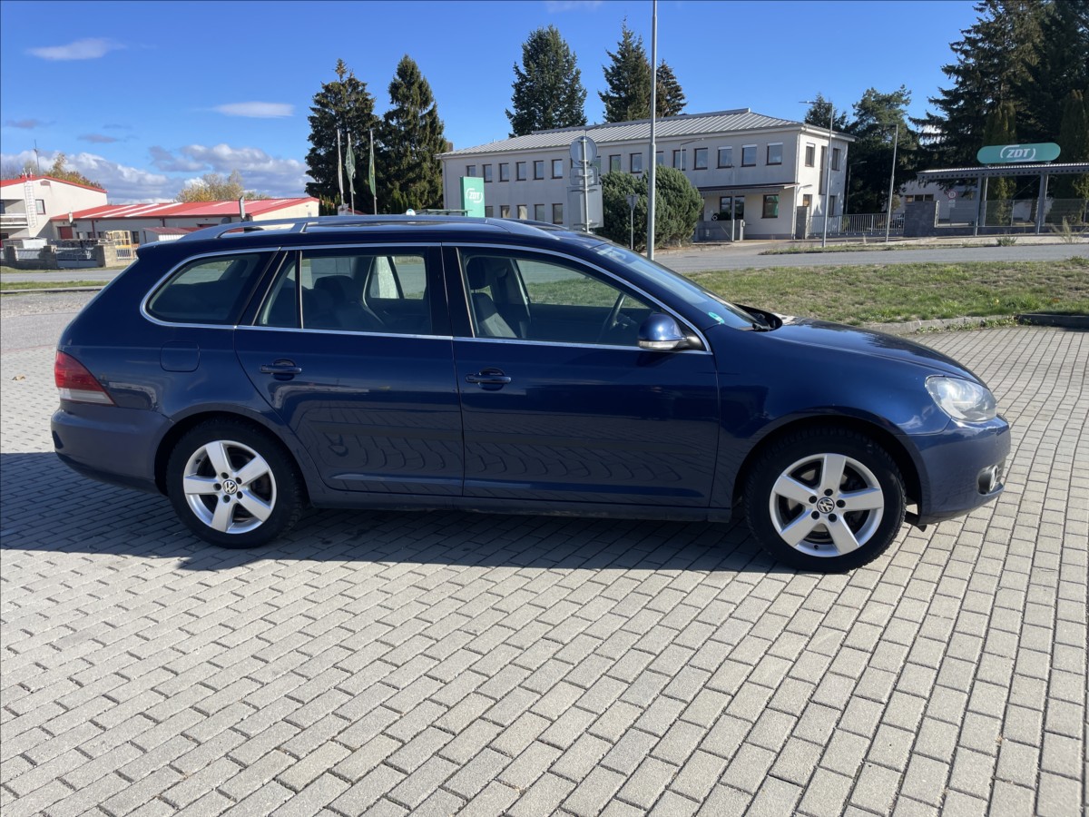 volkswagen-golf-1-4-tsi-90kw-dsg-comfortline-gps-vyhr-sedadel - 4