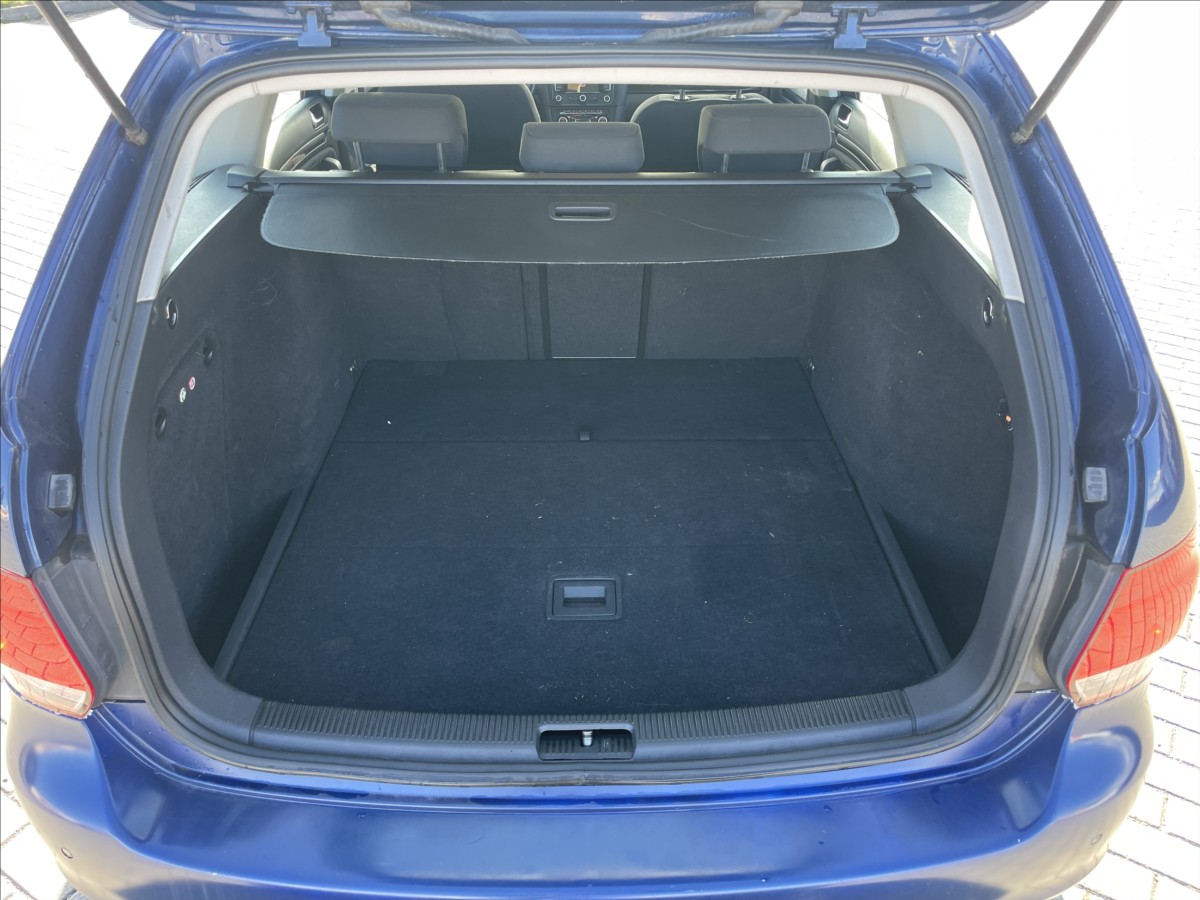volkswagen-golf-1-4-tsi-90kw-dsg-comfortline-gps-vyhr-sedadel - 8