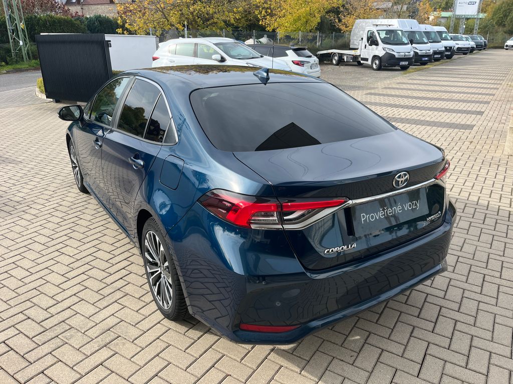 toyota-corolla-1-8-hybrid-e-cvt-style - 3