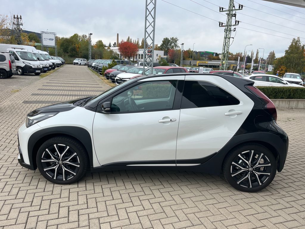 toyota-aygo-1-5-hybrid-e-cvt-gr-sport - 2