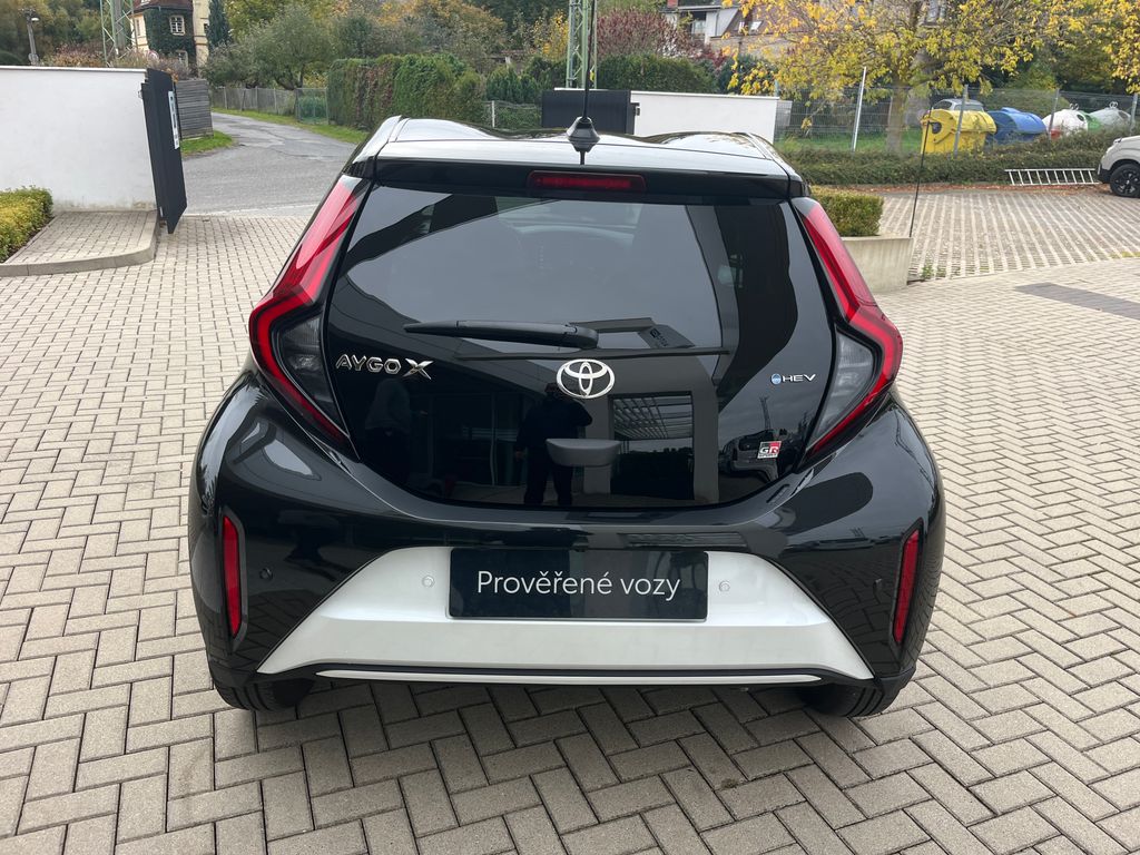 toyota-aygo-1-5-hybrid-e-cvt-gr-sport - 4