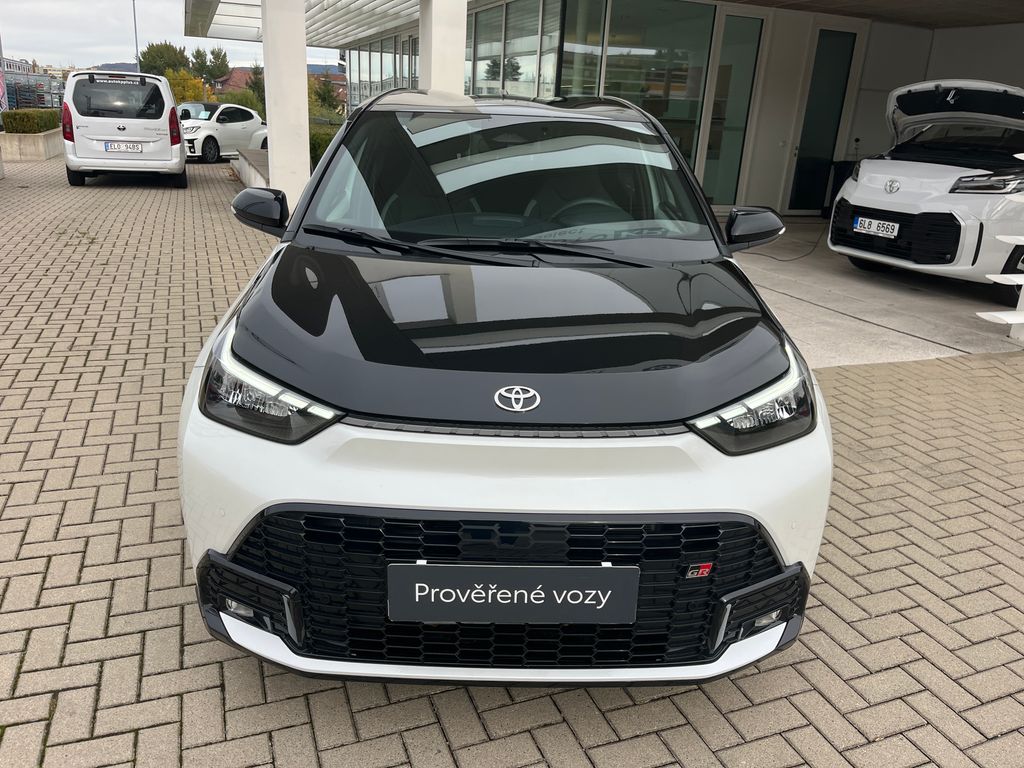 toyota-aygo-1-5-hybrid-e-cvt-gr-sport - 8