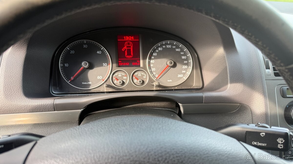 volkswagen-touran-1-9-tdi-77kw - 9