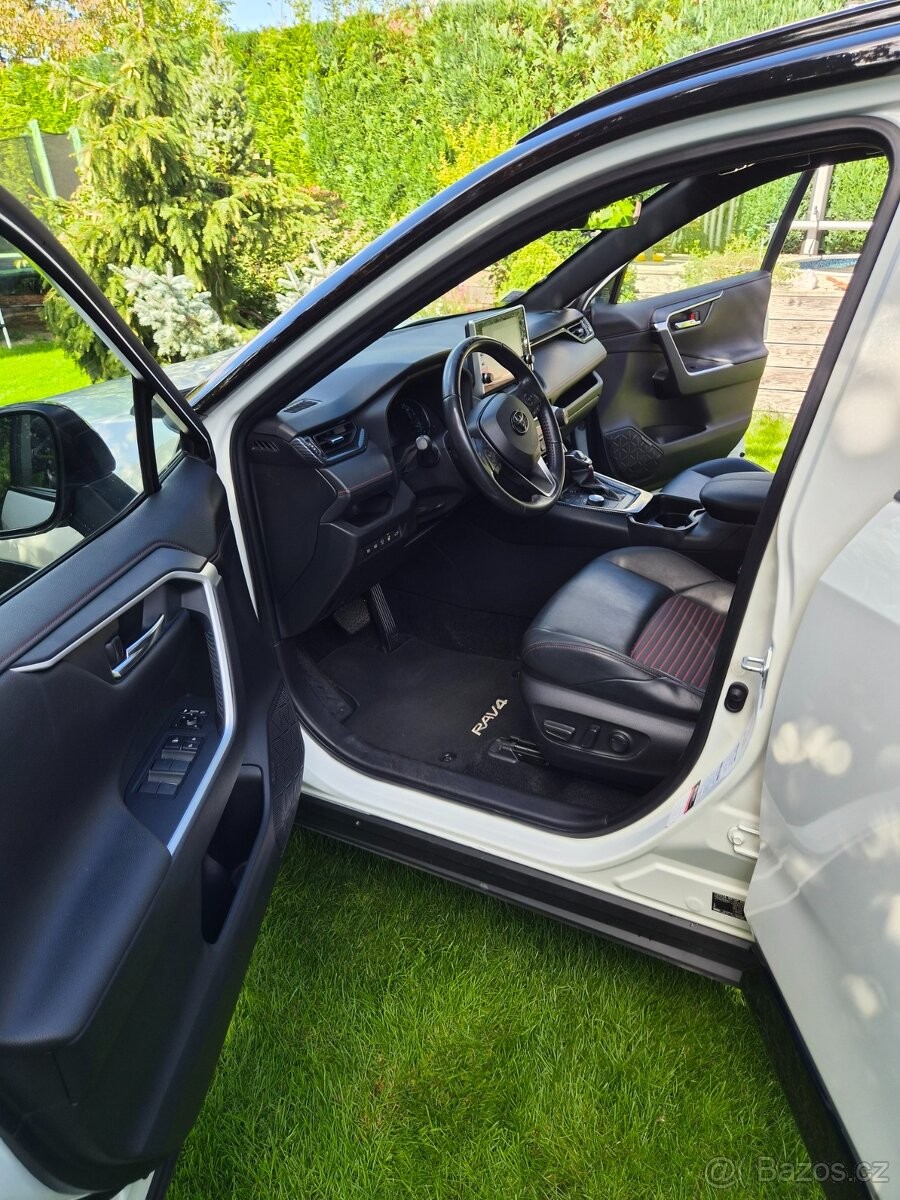 toyota-rav4-tovarni-zaruka-2027-phev - 4