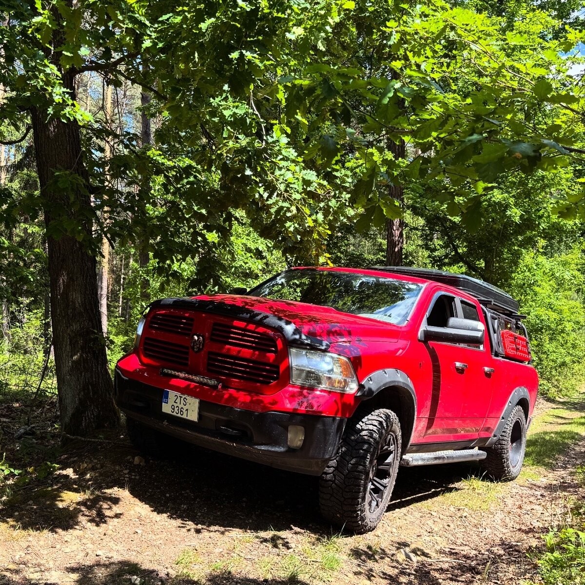 Dodge RAM 5,7   HEMI V8 | 4×4 | LIFT 3”