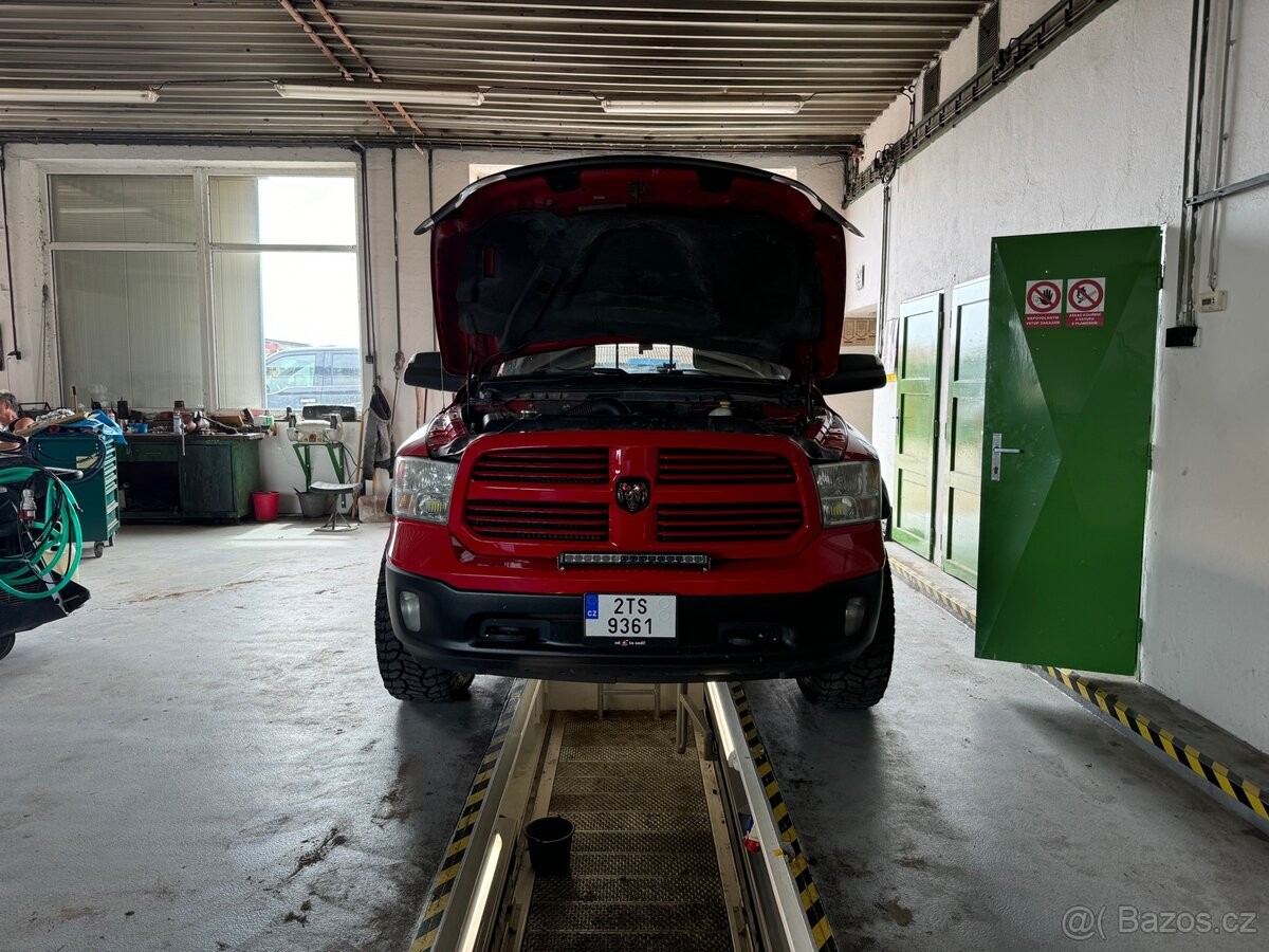 dodge-ram-5-7-hemi-v8-4-4-lift-3 - 6