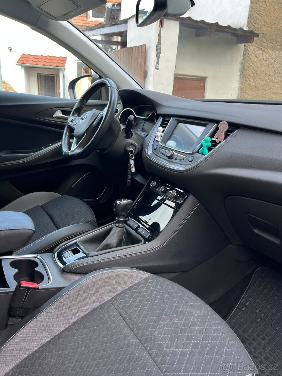 opel-grandland-1-2-96kw-top-stav-1-majitel - 7