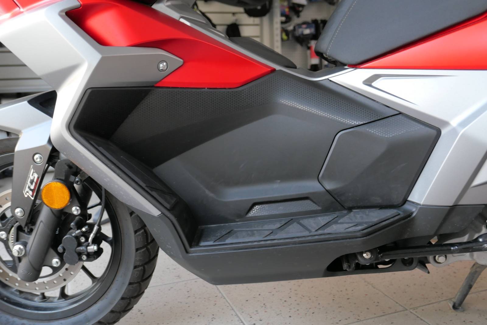voge-sr1-125i-adv - 4
