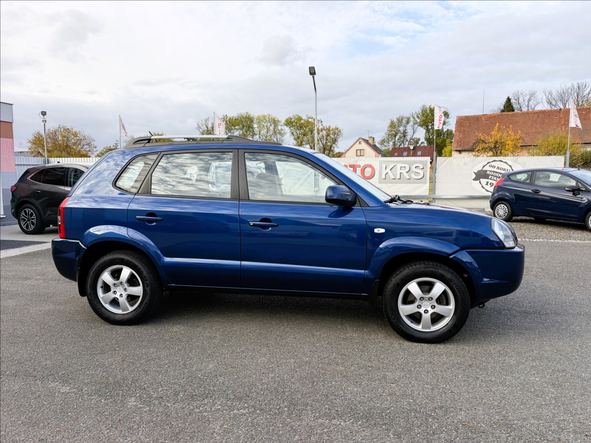 hyundai-tucson-2-0-gls-140ps-zachovaly - 2