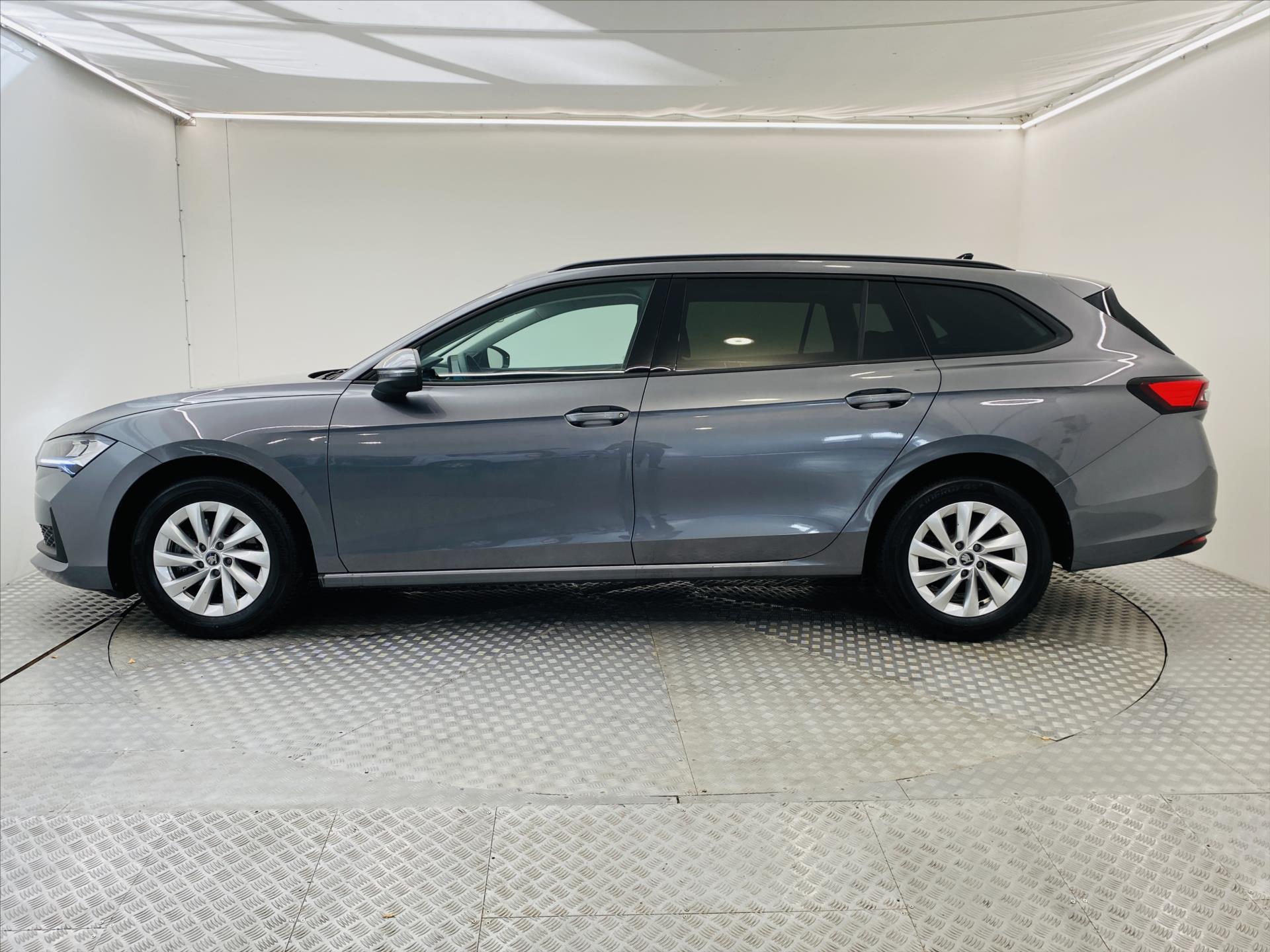 skoda-superb-2-0-tdi-110kw-dsg-essence - 2