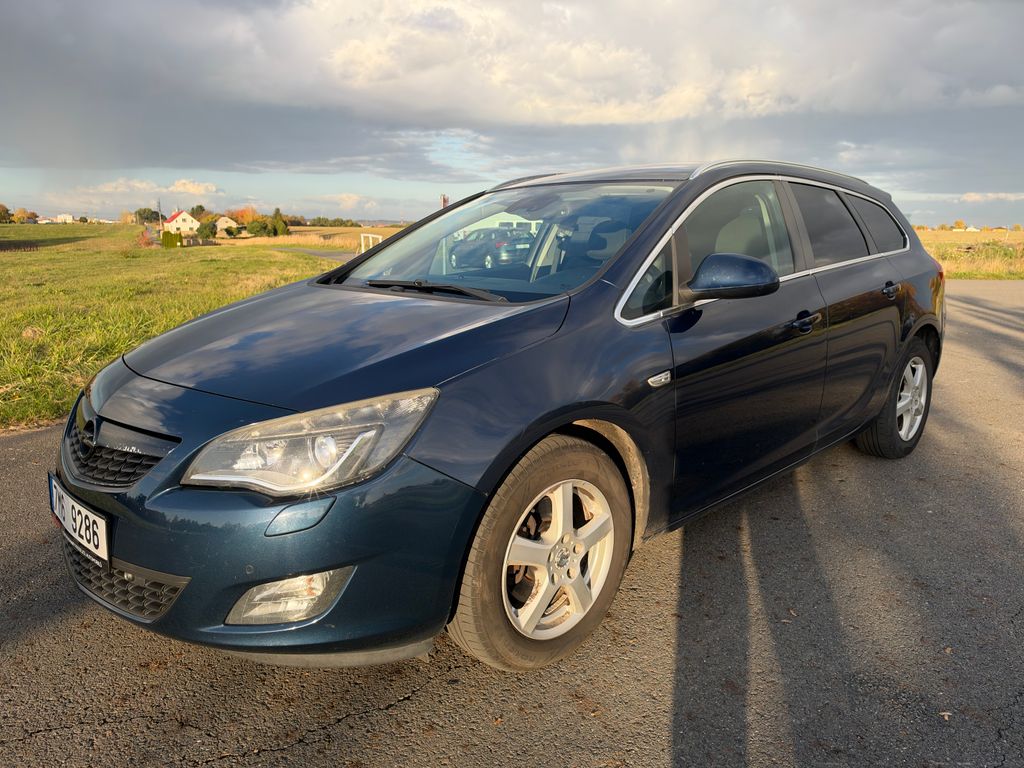 Opel Astra 2,0 Tdi  121 kW  Sport TOURER AUTOMAT