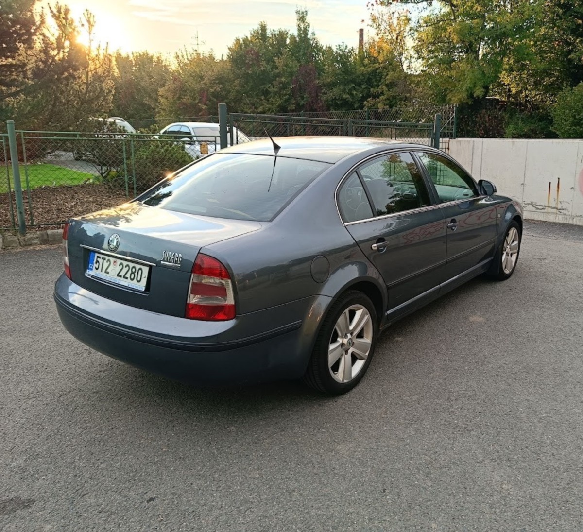 skoda-superb-1-9-tdi-2008-jen-190-250-km - 2