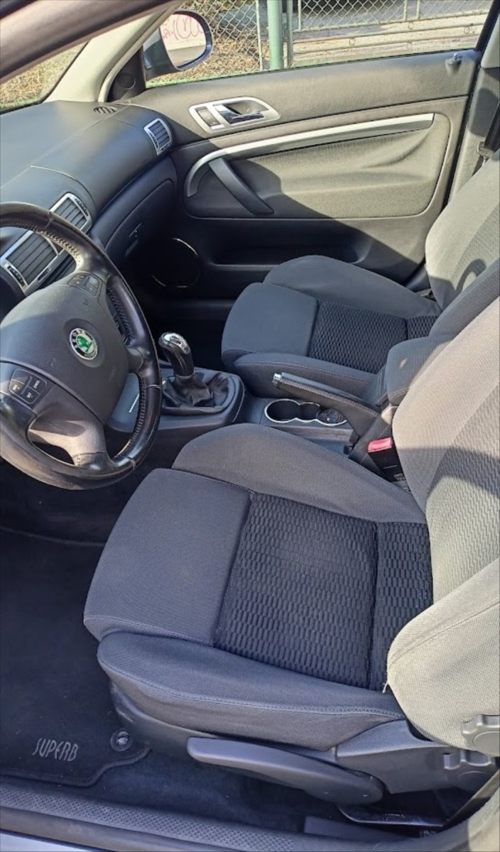 skoda-superb-1-9-tdi-2008-jen-190-250-km - 3