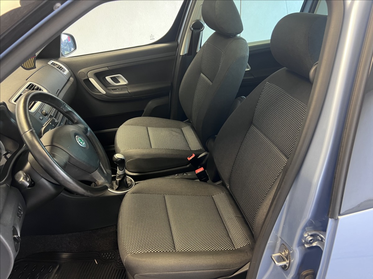 skoda-roomster-1-6-16v-scout - 8