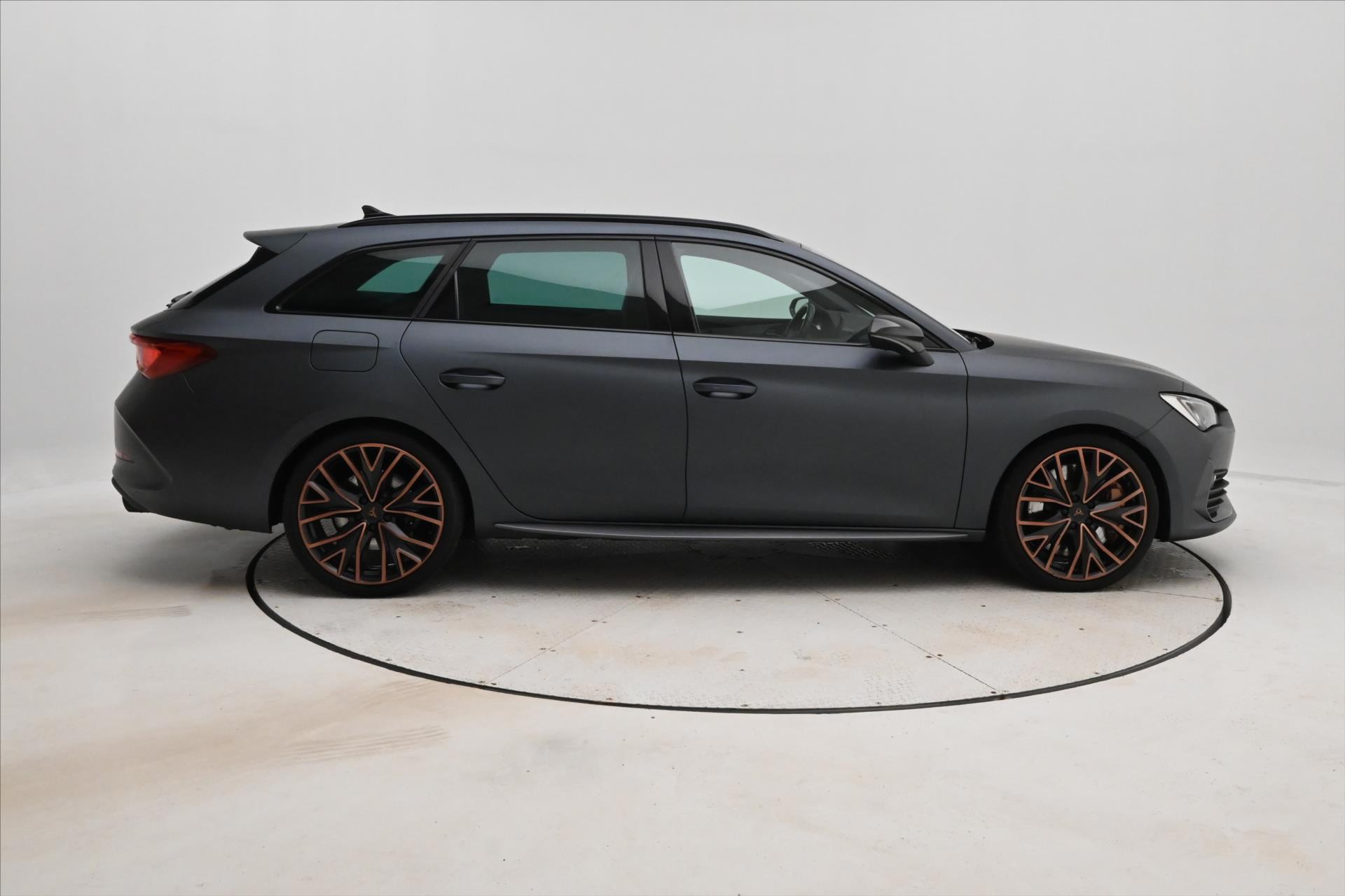 cupra-leon-2-0-tsi-st-180-kw-dsg-zaruka-az-5-let - 3