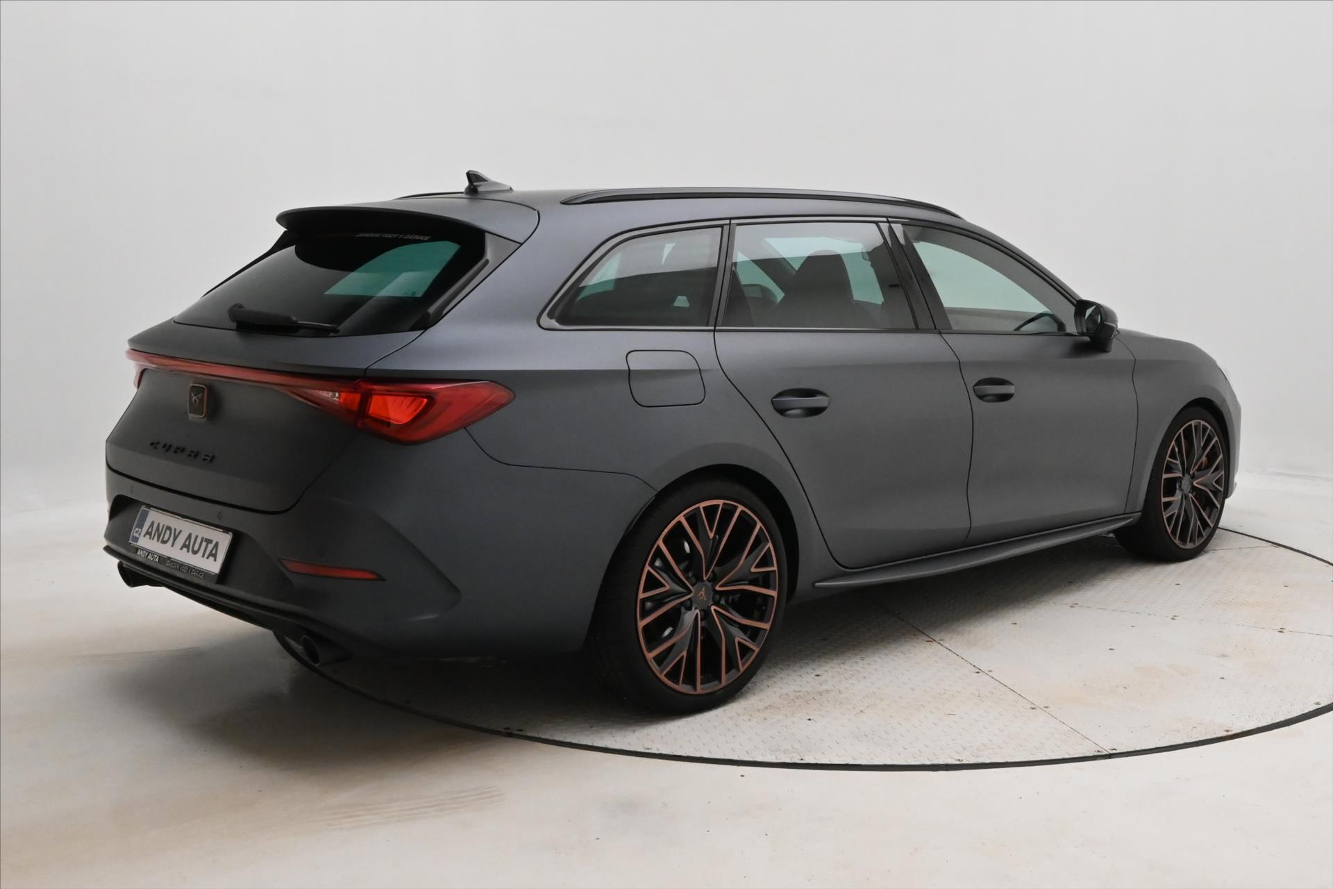 cupra-leon-2-0-tsi-st-180-kw-dsg-zaruka-az-5-let - 4