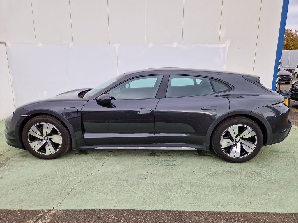 porsche-taycan-cross-turismo-4 - 5